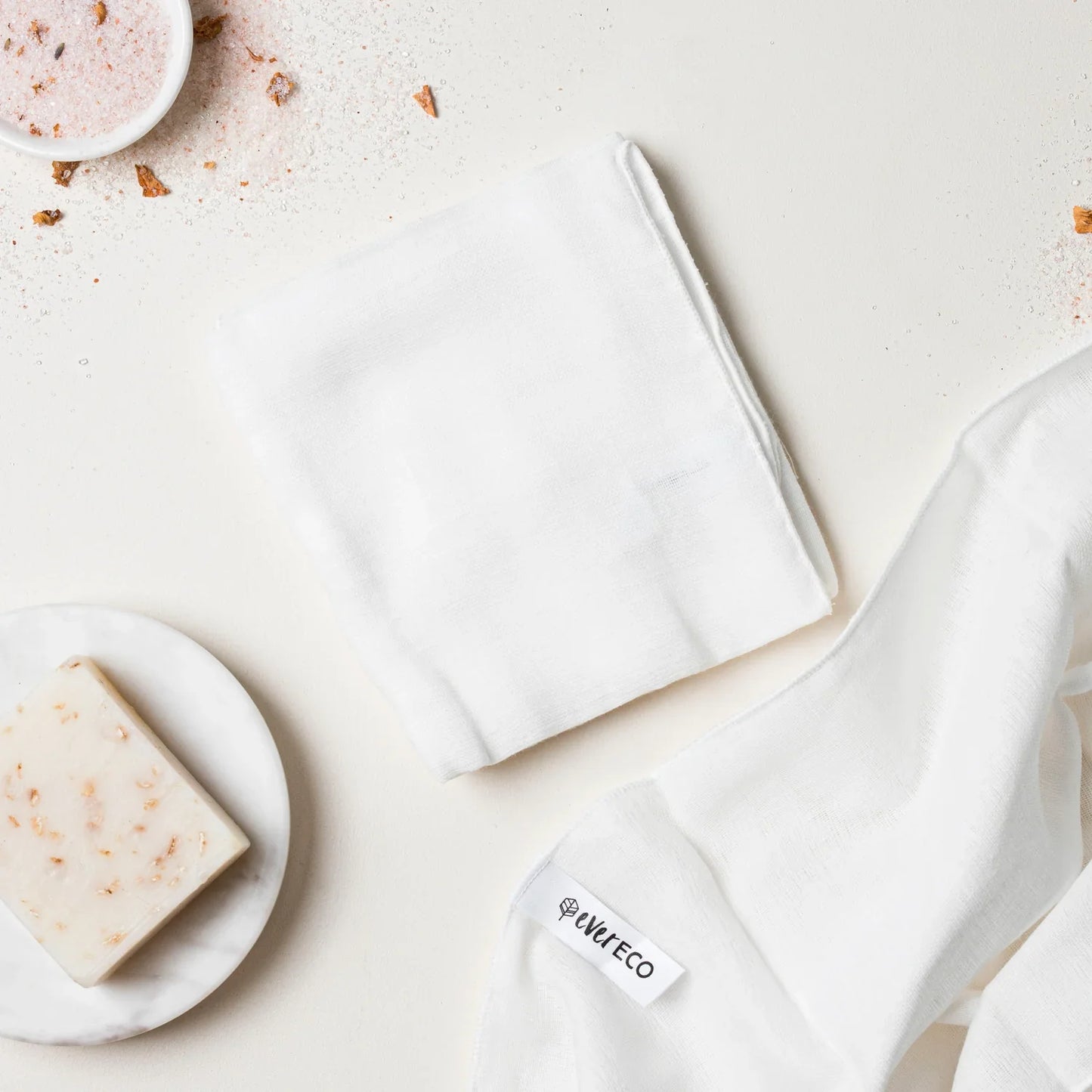 Eco-friendly muslin facial cloths with wash bag, 2 pack.