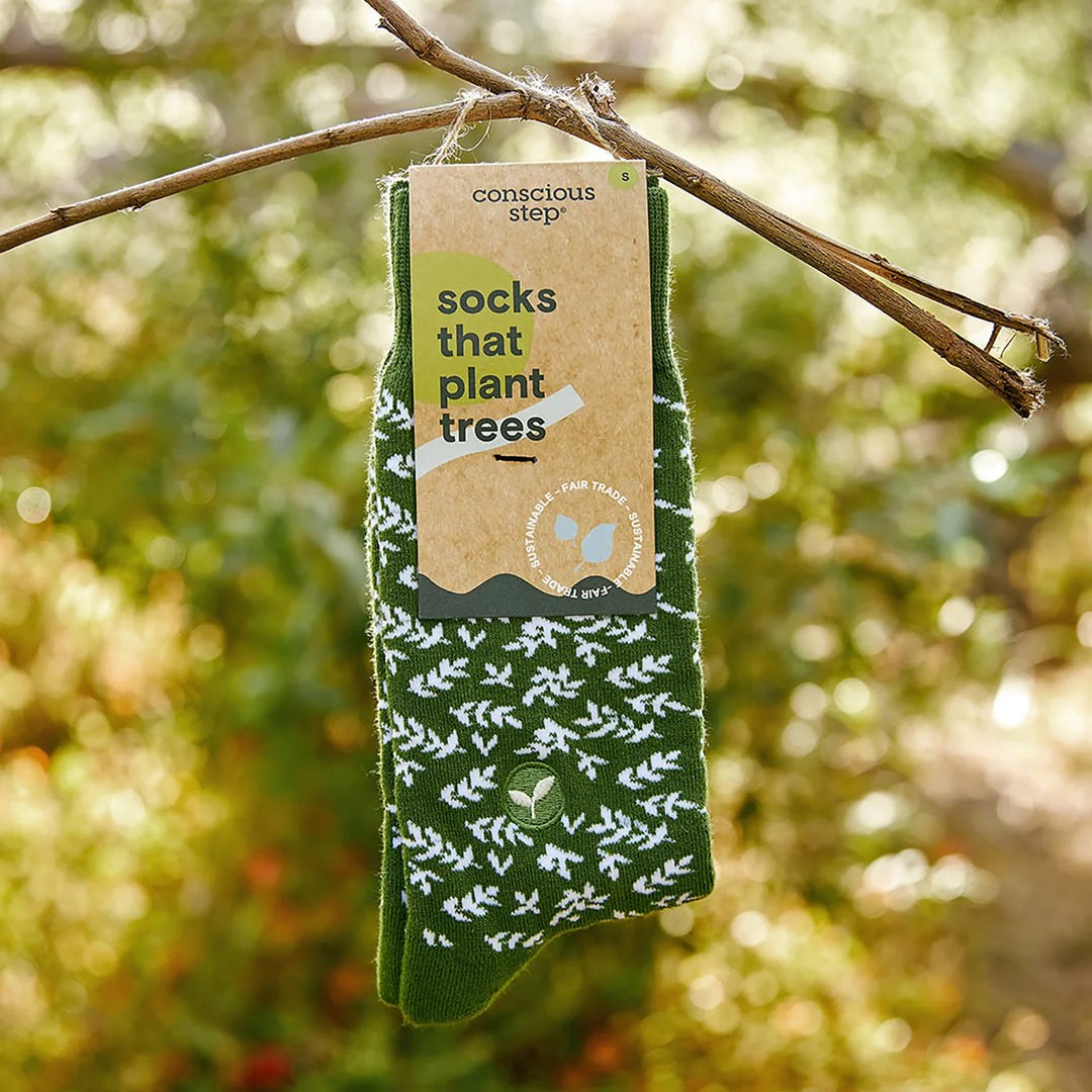 Conscious Step - Pair: Socks that plant trees (leaves)