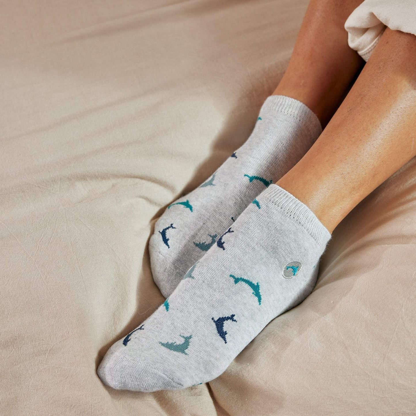 Conscious Step - Pair: Socks that protect dolphins (ankle)