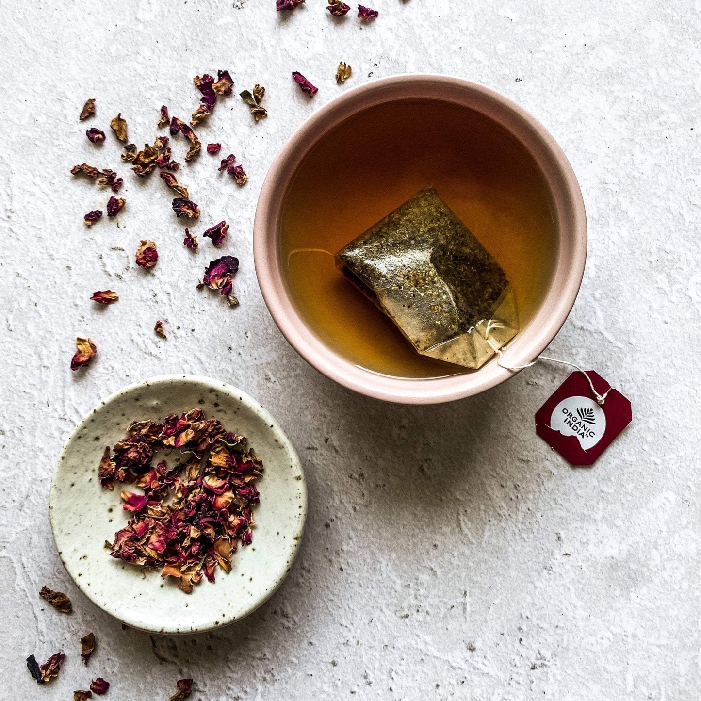 Organic India - Tulsi Cinnamon RoseA delicate blend of Rama, Krishna and Vana Tulsi with Cinnamon, Cardamom and Rose Petals make a harmonious, healing combination which inspires the senses. With a lovOrganic India