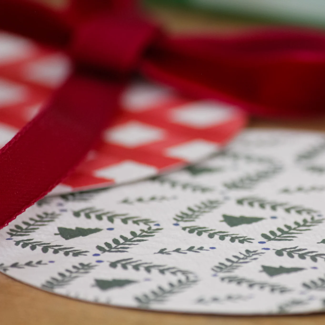 Hello Petal - Evergreen Plantable Gift Tag and Velvet Ribbon