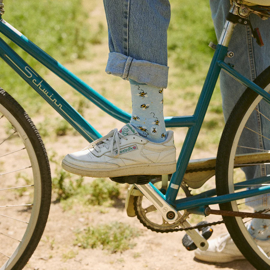 Conscious Step - Pair: Socks that protect Bees