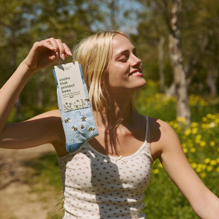 Conscious Step - Pair: Socks that protect Bees