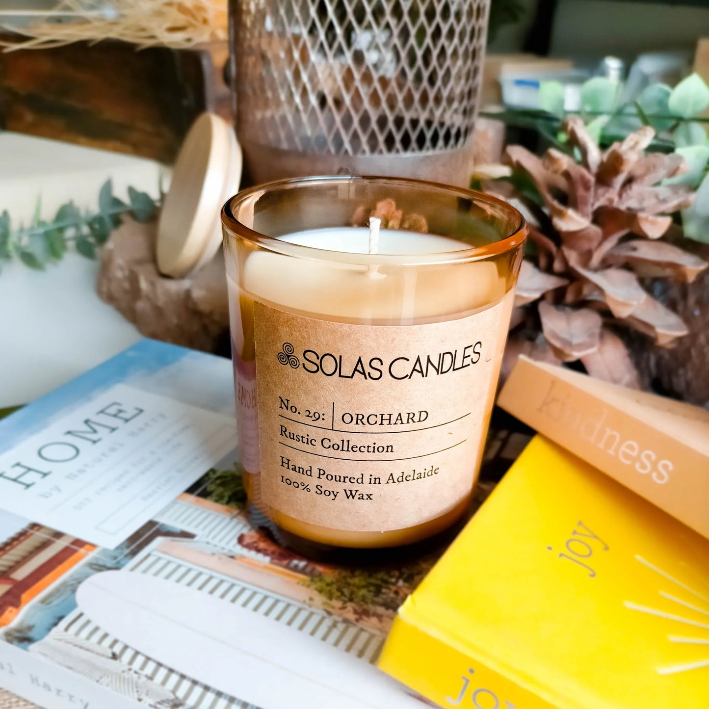 Solas Candles - Rustic Collection No.29 Orchard, fruity pear aroma, vanilla, musk, soy wax candle.
