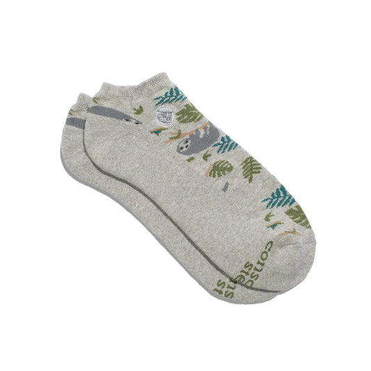 Grey ankle socks featuring sloth design, supporting wildlife protection; made with organic cotton.