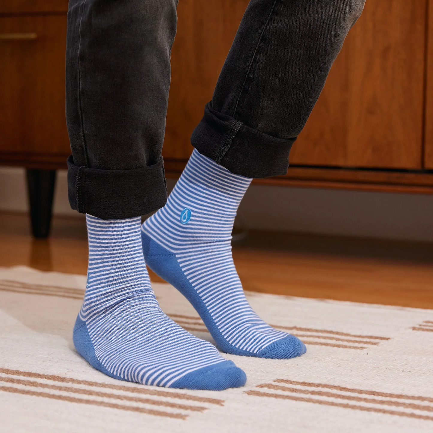 Conscious Step - Pair: Socks that give water