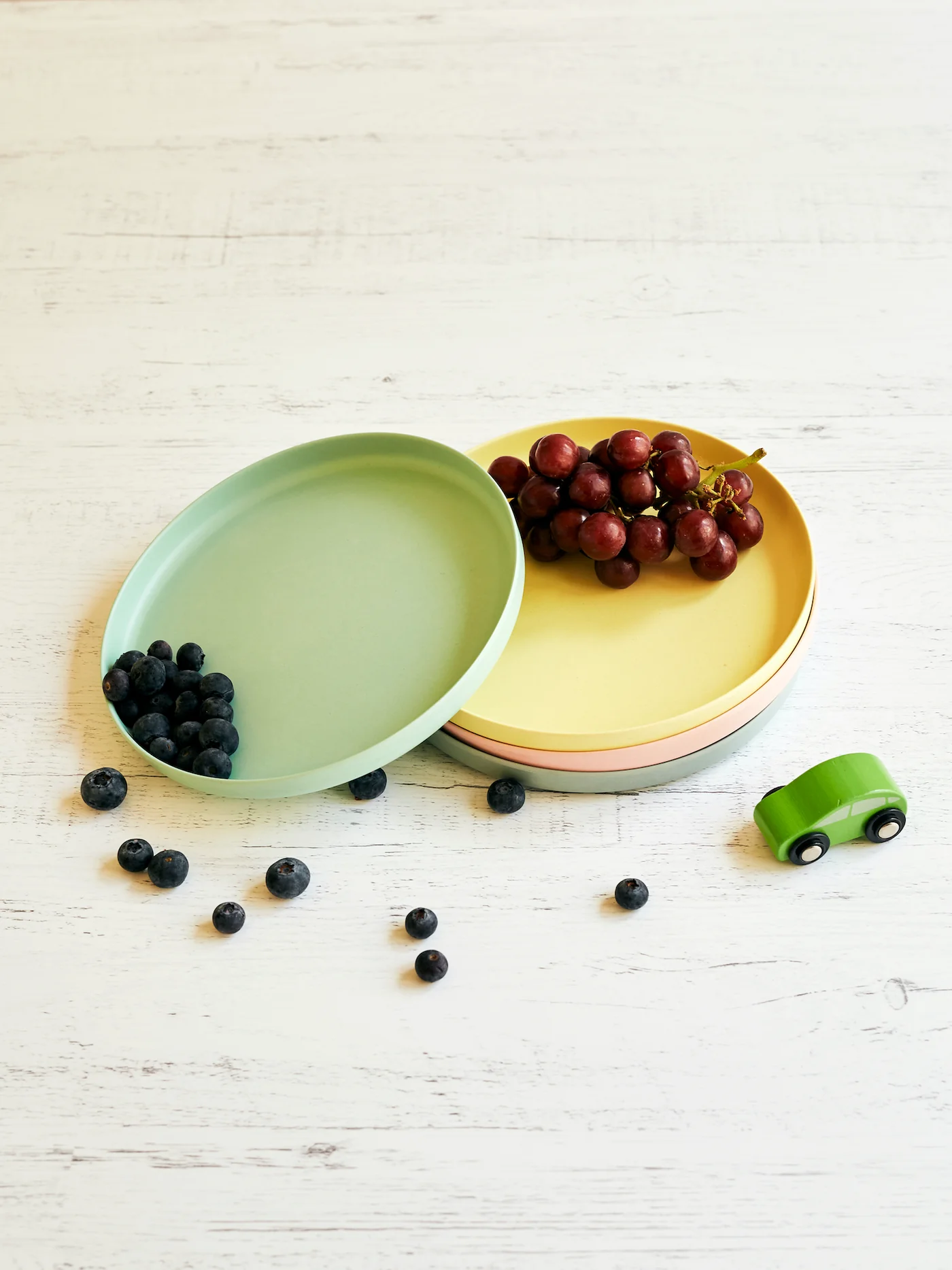 The Conscious Store - Children's Bamboo Plates (Set of 4 colours)