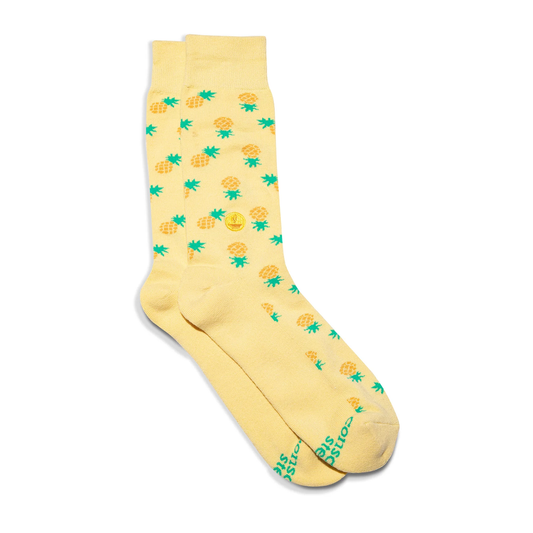 Conscious Step - Pair: Socks that provide meals (pineapple)